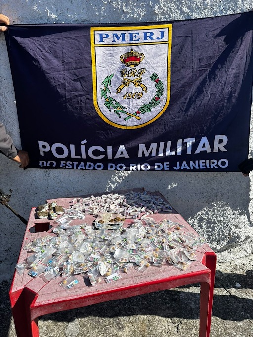 7º BPM prendeu traficante no Jardim Catarina após denúncia feita ao Disque Denúncia